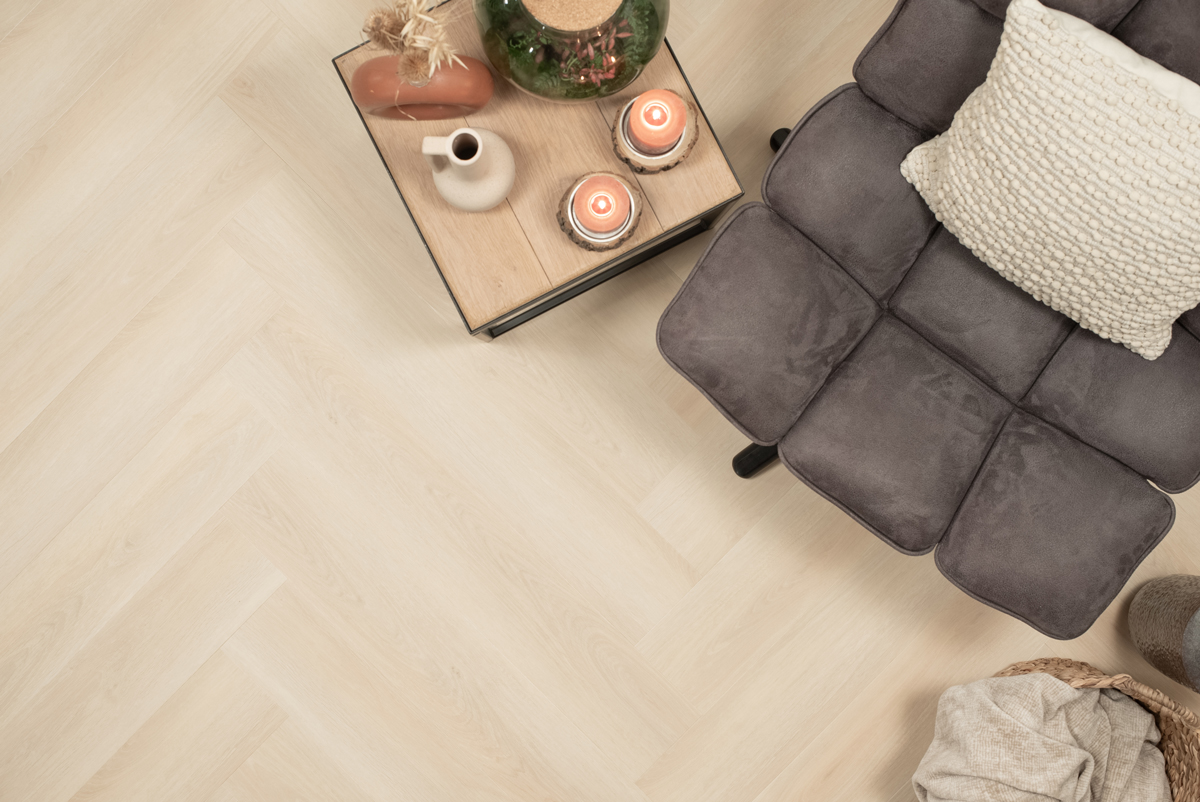Floer Walvisgraat PVC – Balein Beige stoel